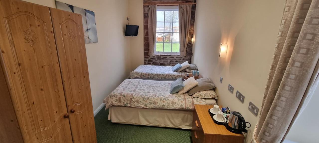 Ecclefechan Hotel エクステリア 写真